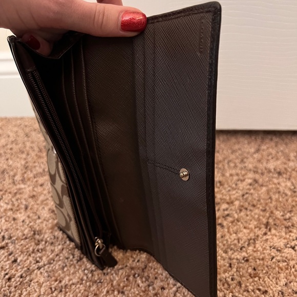 Tan Coach Wallet - Picture 3 of 4